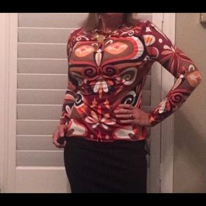3/$25!!  New Printed knit  Long Sleeve fitted womens Shirt with roundneck L